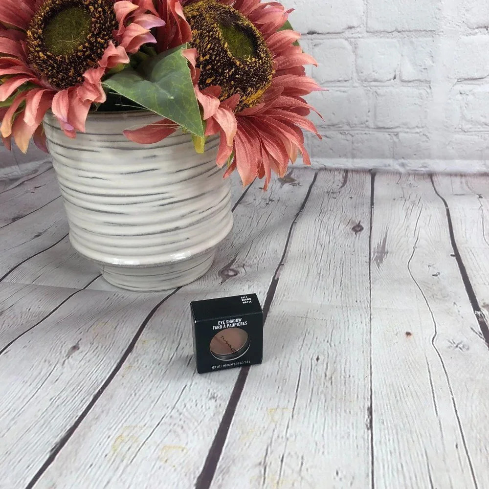 NWT MAC eye shadow soft brown matte makeup